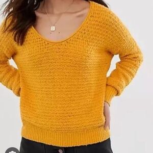 Abercrombie & Fitch Women's Mustard V-Neck crochet Sweater Size L